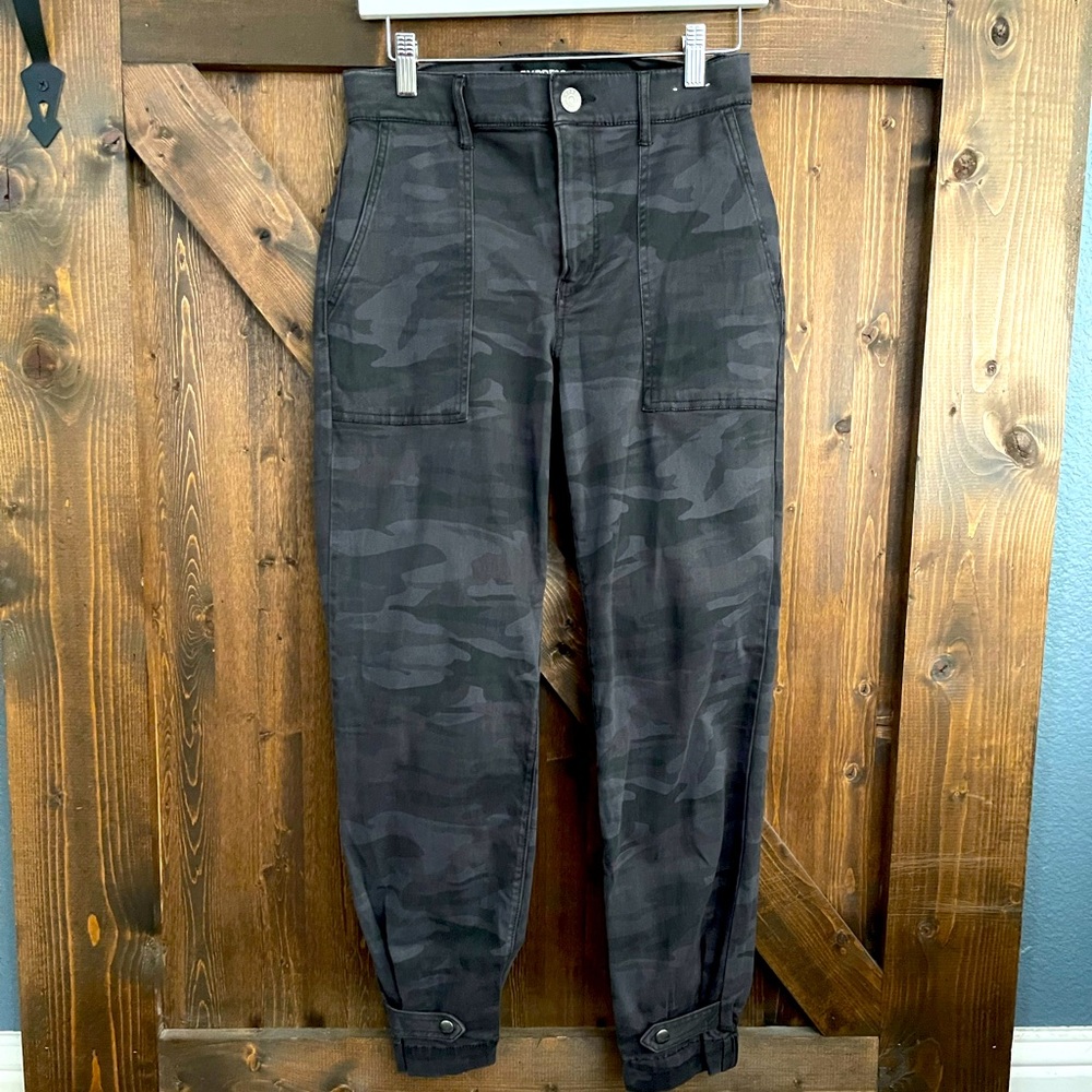 Express Cropped Straight High Rise Jogger Jean - Camo Size 4